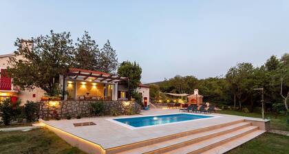 Garden Villa Hreljin