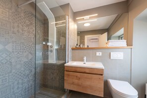 Villa, 4 Bedrooms, Smoking, Private Pool | Bathroom