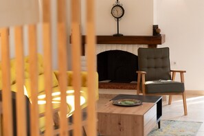 Villa, 4 slaapkamers, roken, privézwembad | Woonkamer | Boeken