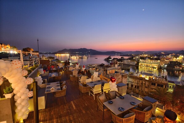 Restaurant - OTC By 4 Lal Ghat - My Downtown Hotels (Udaipur)