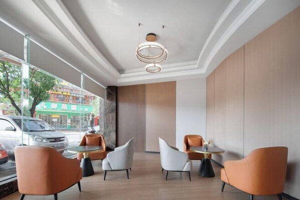 Lobby lounge - Milan Theme Hotel (Xianju)