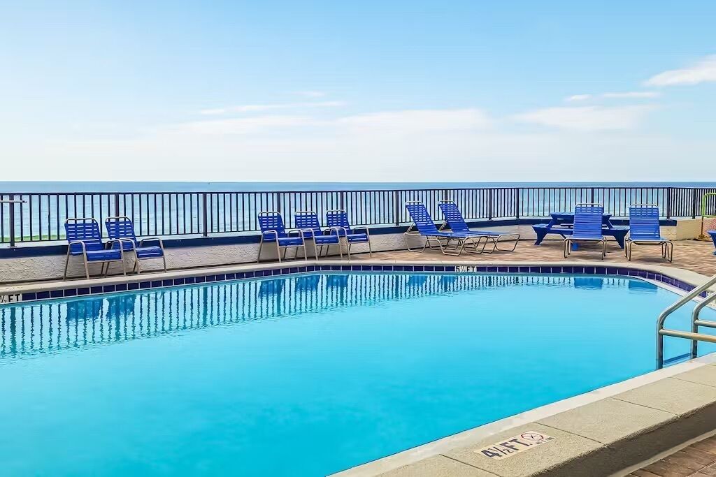 Een verwarmd zwembad