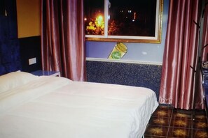 Unclassified image, 5 of 17, button - Chenxiang Fashion Hostel (Shanghai)