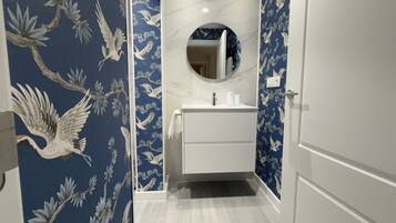 Luxury Apartment, 1 Bedroom | Bathroom | Shampoo