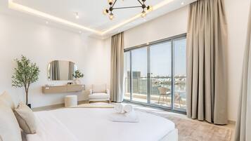 4 bedrooms, in-room safe, iron/ironing board, free WiFi