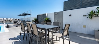 Pool and Sea Views 4BR with Assistant's Room Villa, Own Pool and BBQ Facility