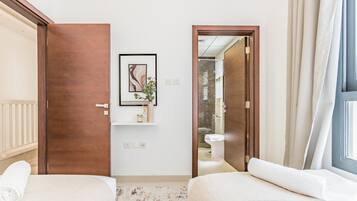 4 bedrooms, in-room safe, iron/ironing board, free WiFi