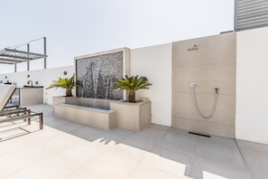 Terrace/patio - Sea Views 4BR + Maids Room Villa with Private Pool, Kid's Pool, BBQ Facility (Fujairah)