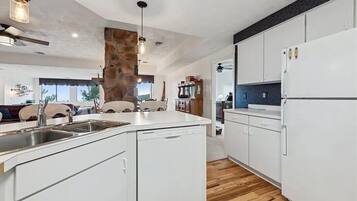Microwave, oven, stovetop, dishwasher