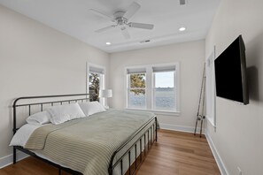 3 عدّة غرف نوم وواي فاي مجانًا وملاءات أسرّة