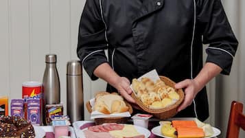 Desayuno para llevar gratuito y diario