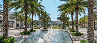 Inlet Beach Retreat with Rooftop Views, 4 Bikes + Free Attraction Tickets!