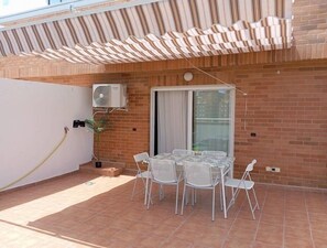 Outdoor dining - Penthouse on the sea, Amaneceres de Oropesa, Torremar (Oropesa)