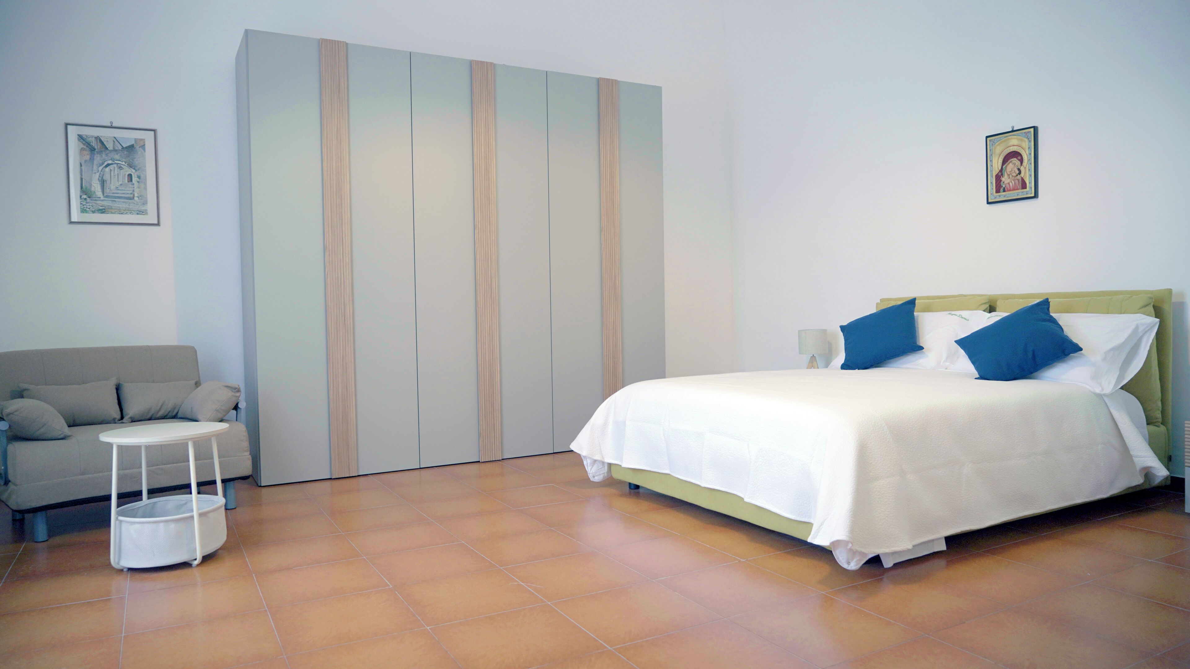 1 camera, Wi-Fi gratuito, lenzuola