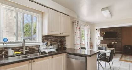 Bright & Beautiful 3BR Getaway