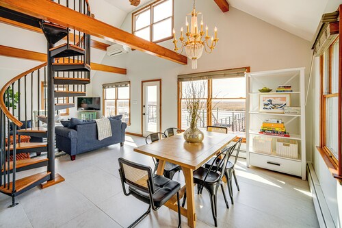 2 Mi to Stone Harbor Beach: Lovely Bayfront Home