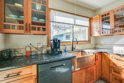 < 1 Mi to University of Oregon: Eugene Home