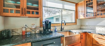 < 1 Mi to University of Oregon: Eugene Home