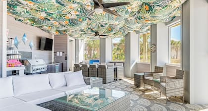 Golf Cart + Elevator: Retreat 1 Block to Beach