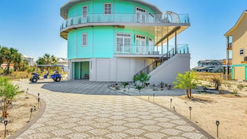 Fachada de la propiedad