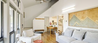 Walk to Payette Lake: Mccall Condo w/ Fireplace
