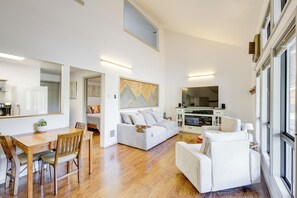 Apartment (2 Bedrooms) | Front of property