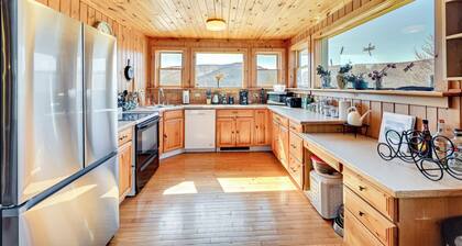 3 Mi to Catskill Scenic Trail: Stamford Cottage