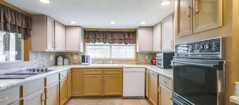 Cabin < Half-mi to Tunica Lake: Great for Anglers!