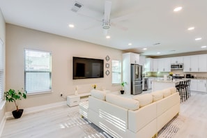 House (2 Bedrooms) | Interior