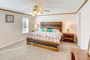 House (3 Bedrooms) | Interior - Fish On-site: Lake Murray Family Home (Prosperity)