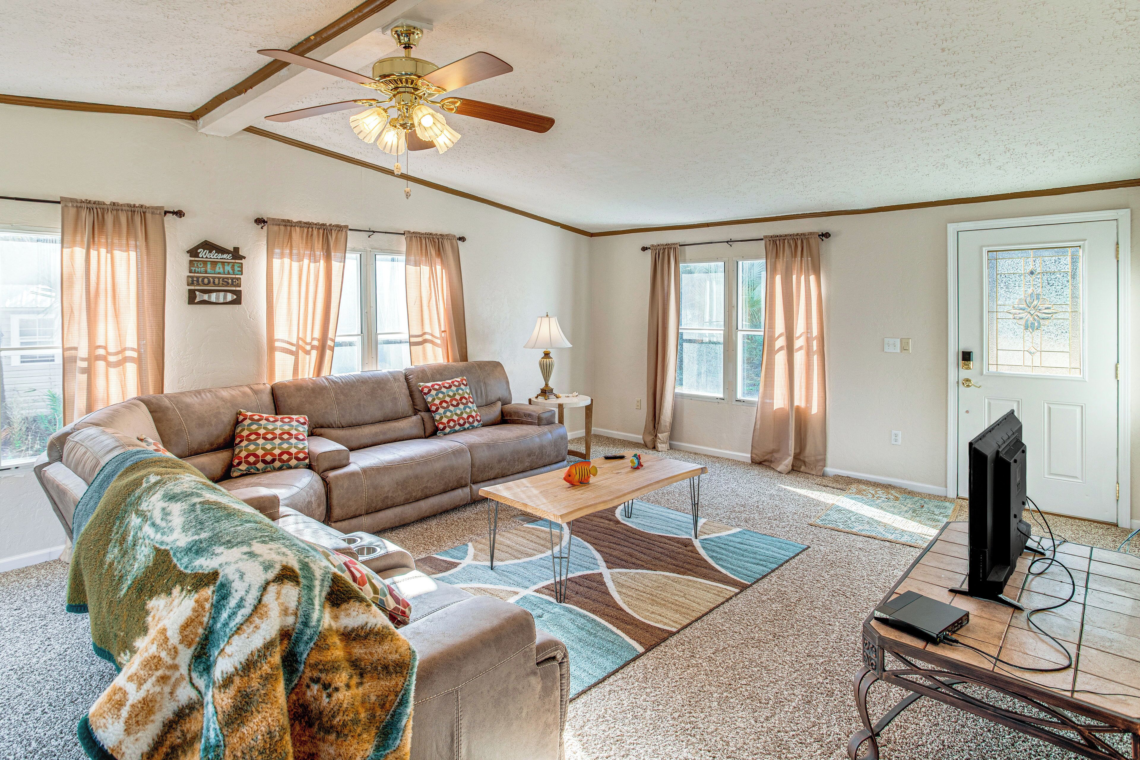 House (3 Bedrooms) | Front of property