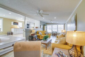 House (3 Bedrooms) | Front of property