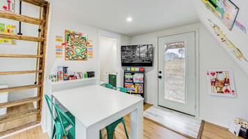 Apartment (0 Bedroom) | Interior