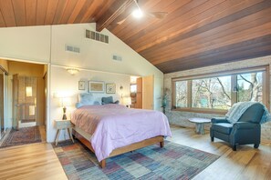 House (4 Bedrooms) | Interior - Spacious & Updated Farmhouse in Yellow Springs (Yellow Springs)