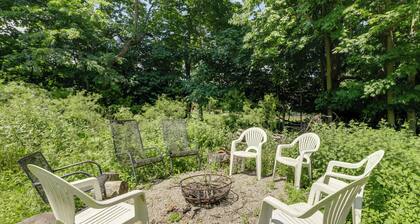 Spacious & Updated Farmhouse in Yellow Springs