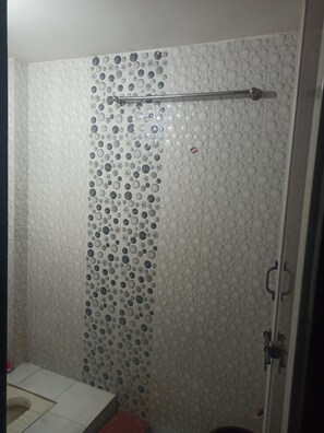 Basic Shared Dormitory | Bathroom - Maa Kaamal Deep - Homestay and PG (Surat)