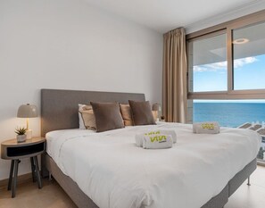 Room - Revive | Vistas al mar - piscina - jardín -terraza (Mijas Costa)