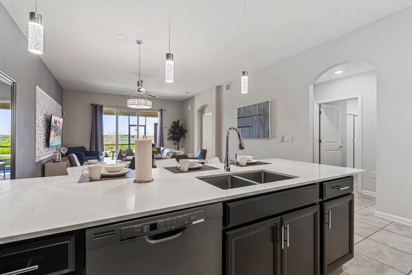 Interior - Stunning Townhome! Themed Room, Wi-Fi, Near Parks! (Kissimmee)