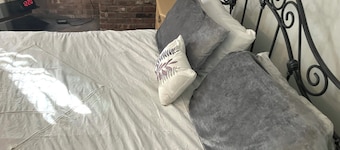 Downstairs of home 2-bedroom with AC, WiFi in Red Bank. Private entrance.
