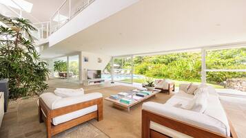 TV LED 50 polegadas com canais a cabo, Netflix, serviços de streaming