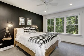 3 bedrooms, iron/ironing board, travel crib, free WiFi