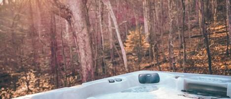 Bañera de hidromasaje al aire libre