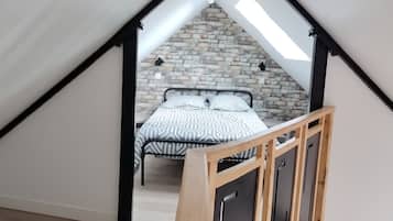 2 quartos, ferros/tábuas de passar roupa, Wi-Fi, roupa de cama