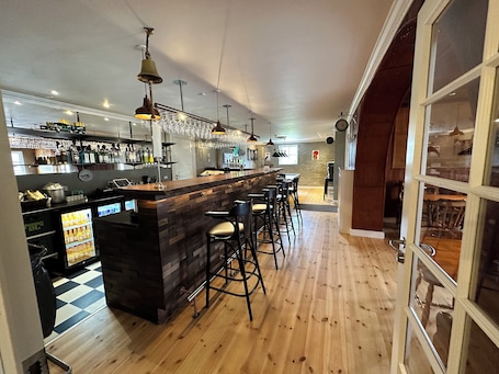 BĂĄr (a szĂĄllĂĄshelyen)