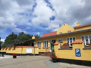 Front of property - Orø Kro & Hotel (Orø)