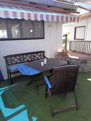 Outdoor dining - Finca vacation home Casa Madera 3 (La Vega)