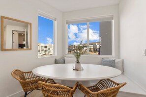 House, 6 Bedrooms | Dining