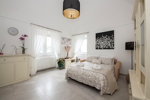 2 bedrooms, in-room safe, iron/ironing board, travel cot - SAM'S HOUSE - A corner of paradise suspended between sky and sea (Amalfi)