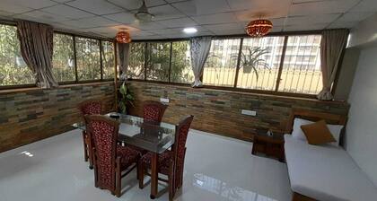 AGRAWAL BHAVAN WITH TERRACE GARDEN Spacious 6-bedroom apartment