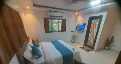 AGRAWAL BHAVAN WITH TERRACE GARDEN Spacious 6-bedroom apartment